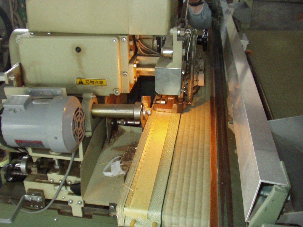 7.縁の逢着機作業。