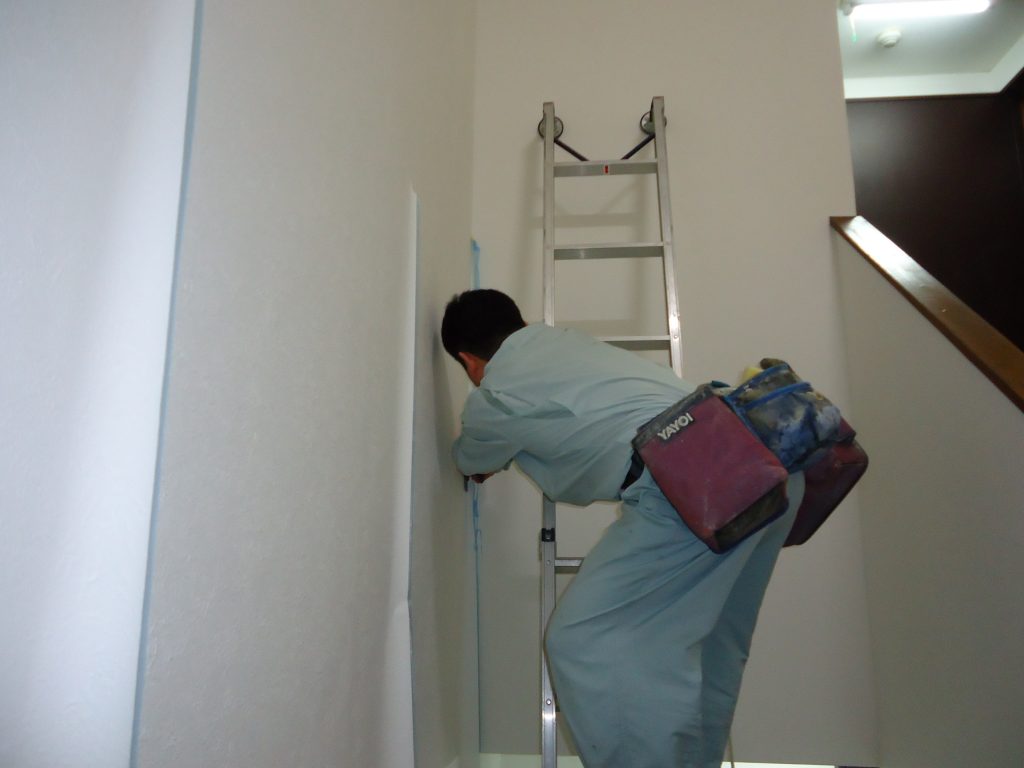 クロス張り替えの様子